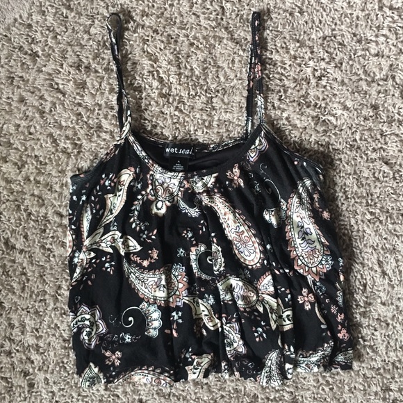 Wet Seal Tops - 🌟2/$10🌟 Wet Seal Flowing Paisley Crop Tank Top